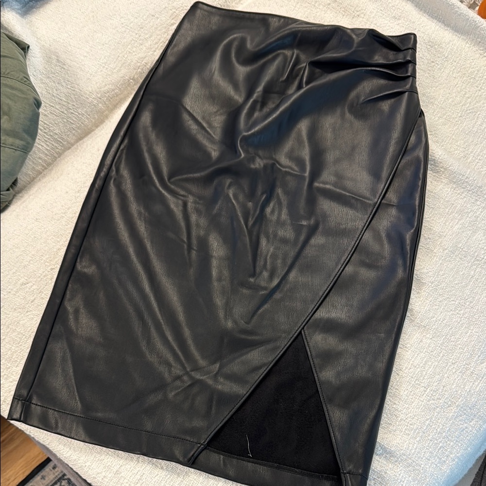 Abercrombie & Fitch Black Asymmetrical Pencil Skirt